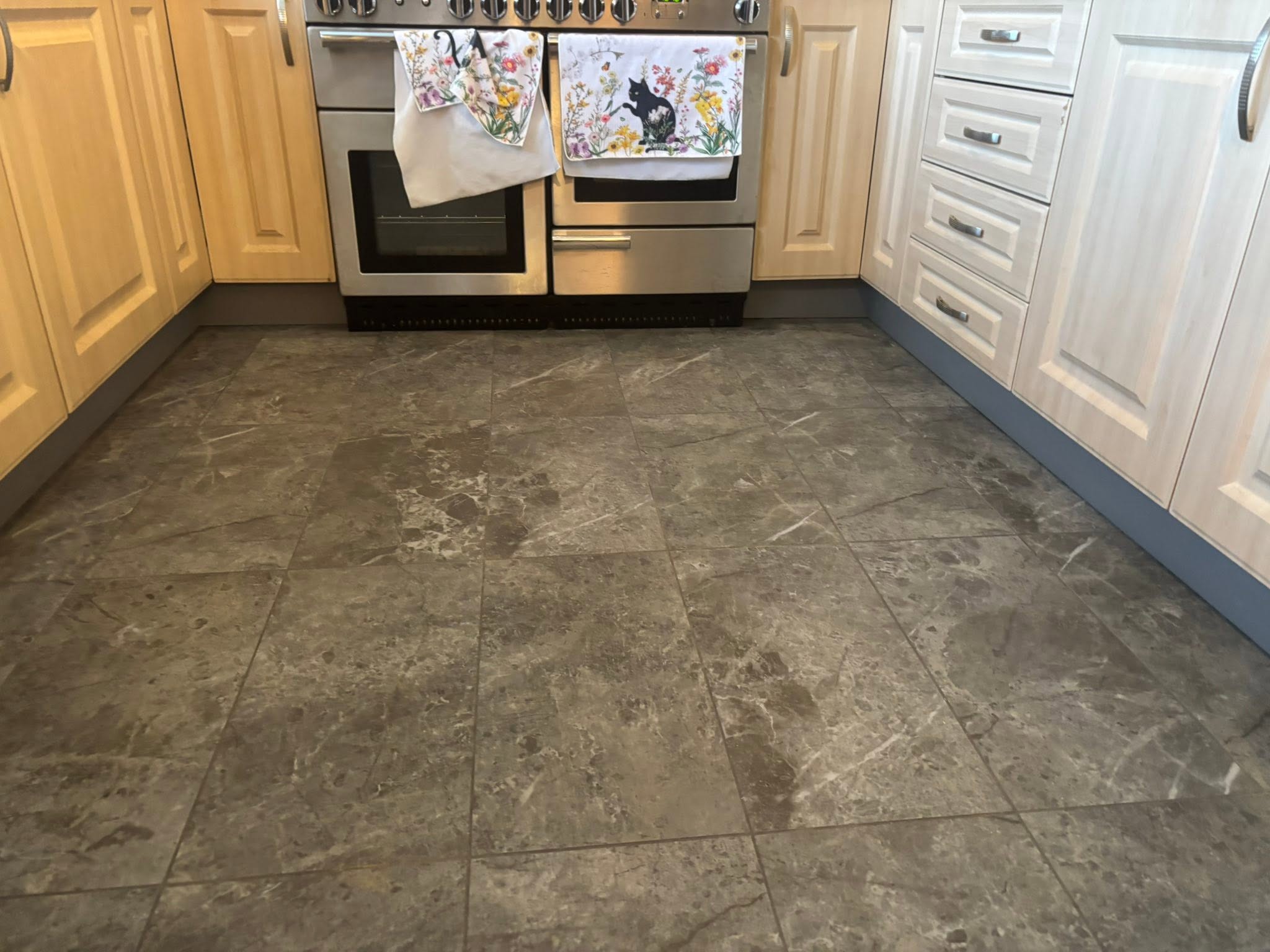 Fitted kitchen floor